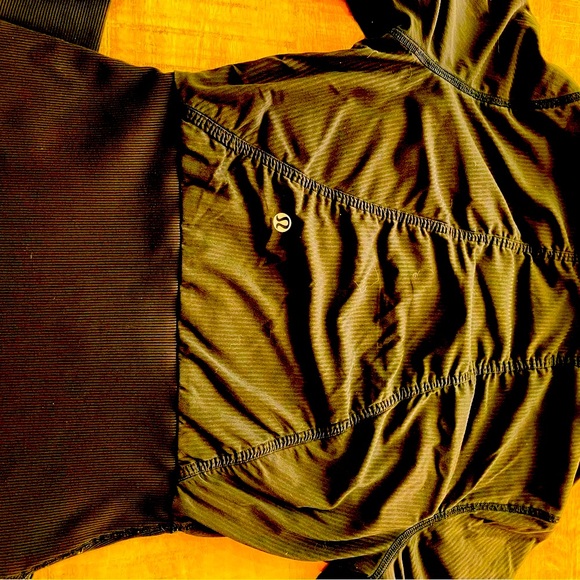 Lululemon jacket - Picture 5 of 12
